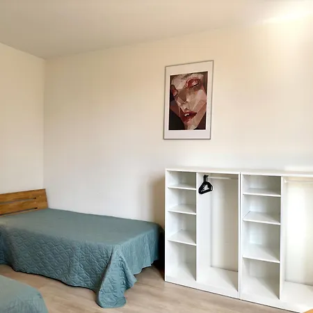 4 Rooms, Free Parking, 25 Min To Duesseldorf, 100 Mbps Wlan Duisburg Exterior photo