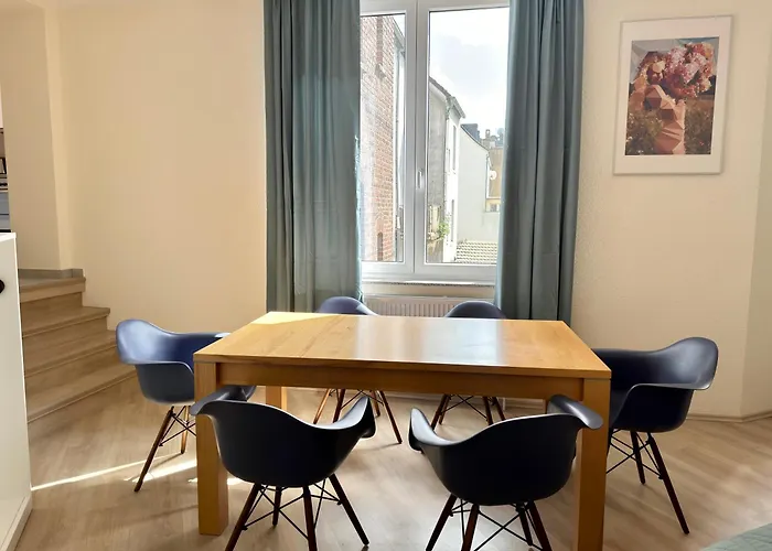 4 Rooms, Free Parking, 25 Min To Duesseldorf, 100 Mbps Wlan