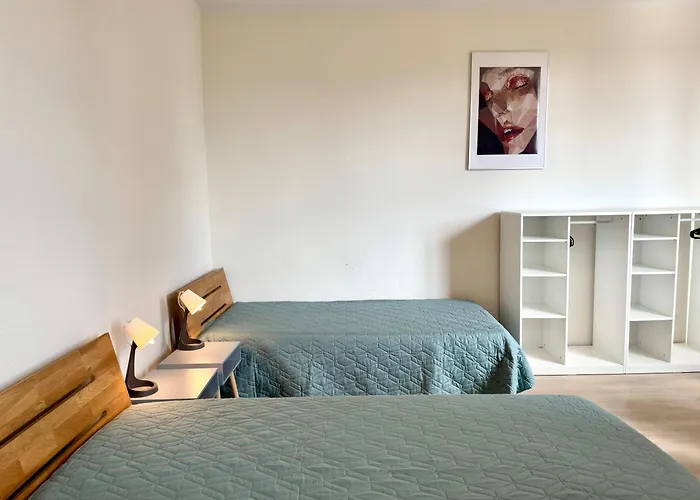 4 Rooms, Free Parking, 25 Min To Duesseldorf, 100 Mbps Wlan