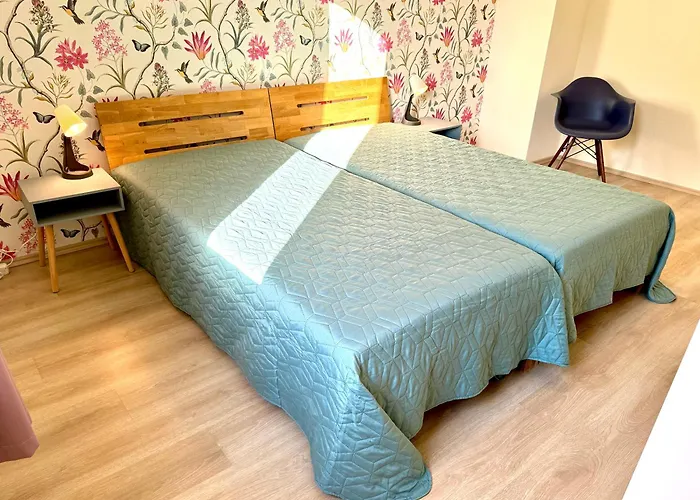 4 Rooms, Free Parking, 25 Min To Duesseldorf, 100 Mbps Wlan