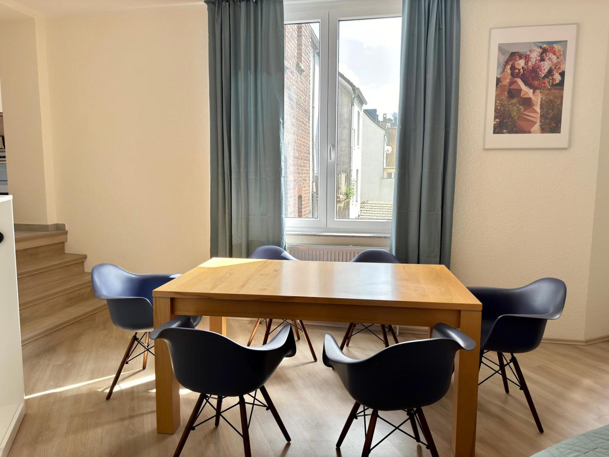 4 Rooms, Free Parking, 25 Min To Duesseldorf, 100 Mbps Wlan Duisburg