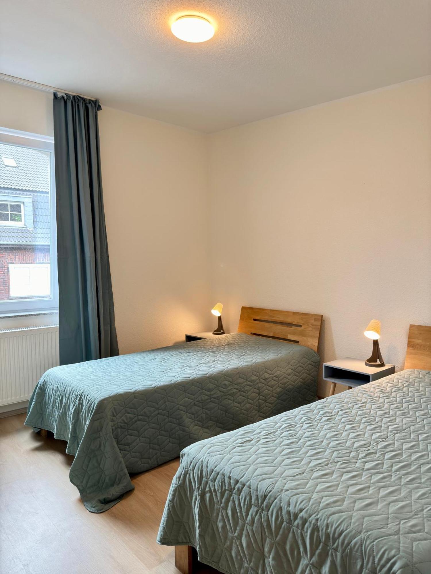 Apartment 4 Rooms, Free Parking, 25 Min To Duesseldorf, 100 Mbps Wlan Duisburg