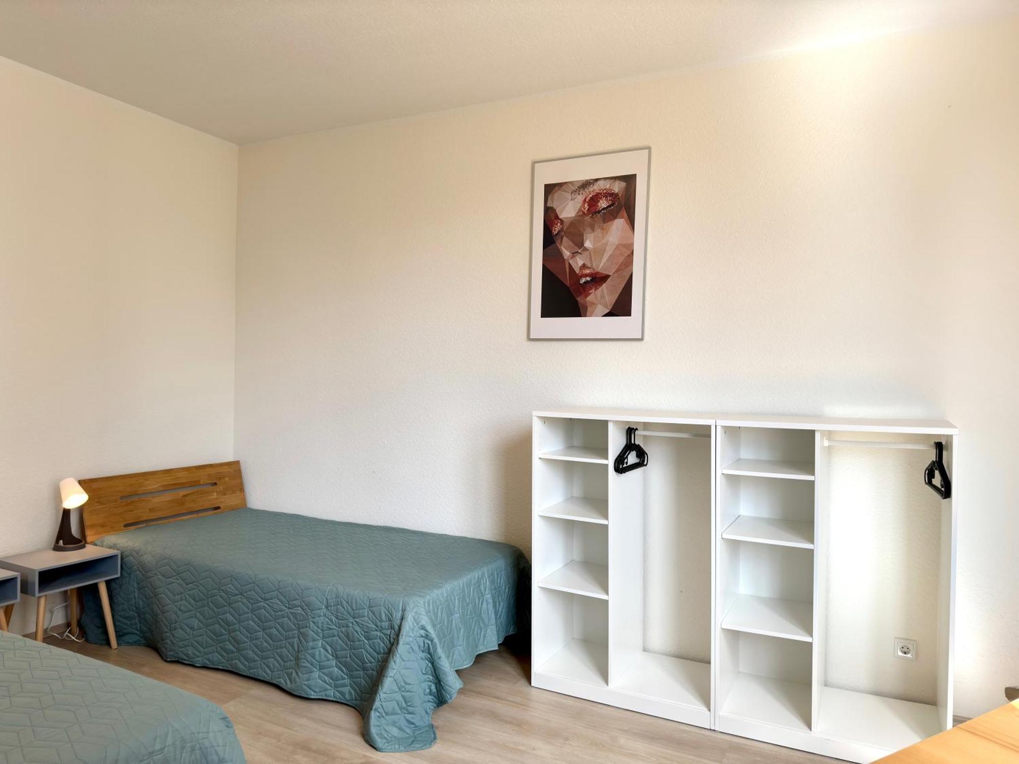 4 Rooms, Free Parking, 25 Min To Duesseldorf, 100 Mbps Wlan Duisburg