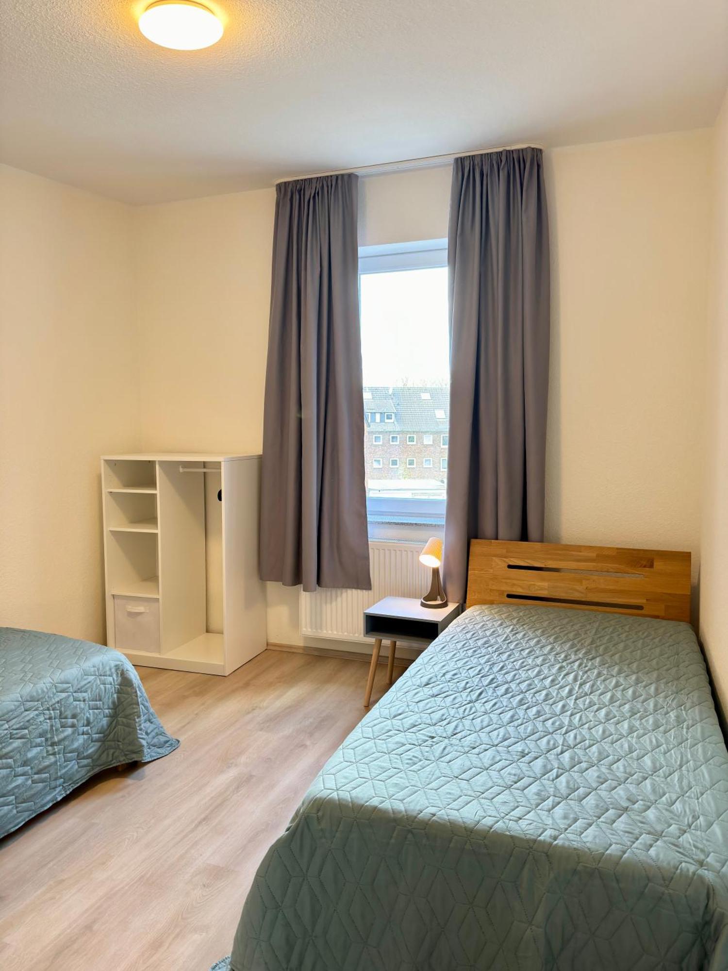 Apartment 4 Rooms, Free Parking, 25 Min To Duesseldorf, 100 Mbps Wlan *