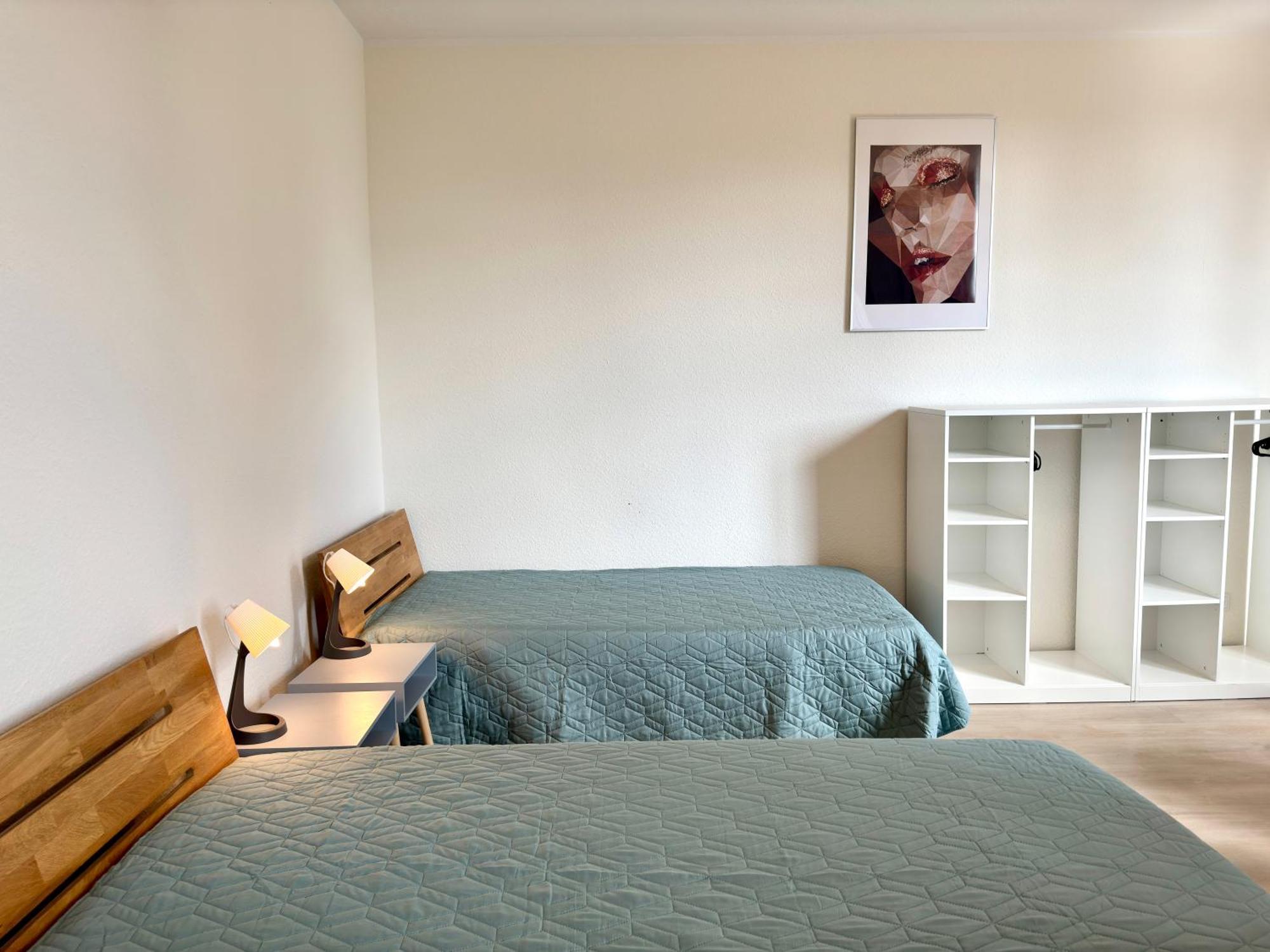 Apartment 4 Rooms, Free Parking, 25 Min To Duesseldorf, 100 Mbps Wlan